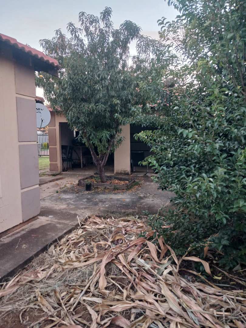 To Let 2 Bedroom Property for Rent in Akasia Gauteng