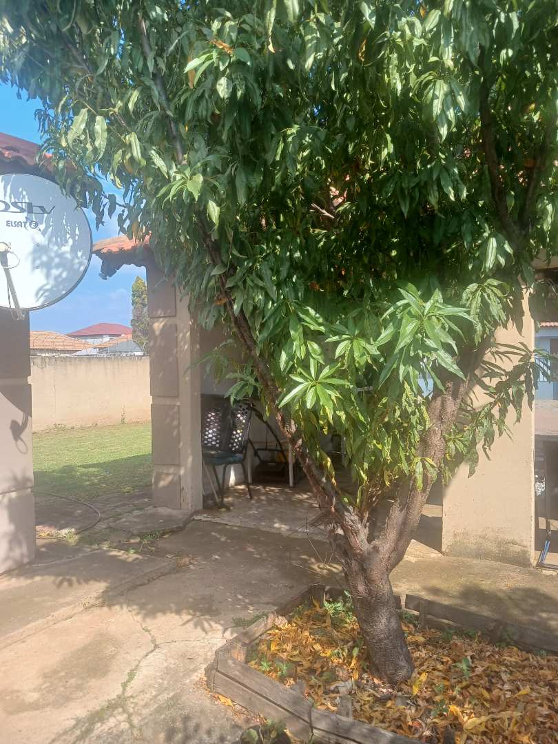 To Let 2 Bedroom Property for Rent in Akasia Gauteng