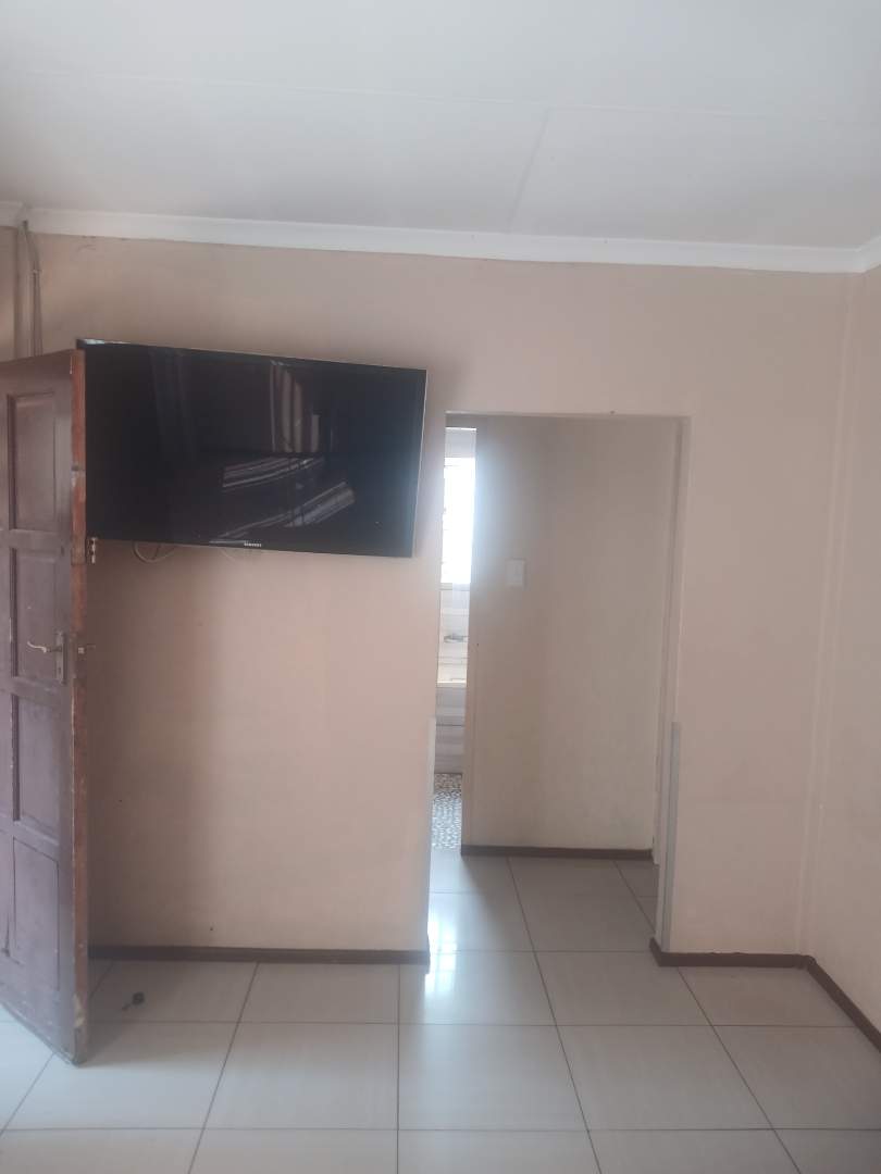 To Let 2 Bedroom Property for Rent in Akasia Gauteng