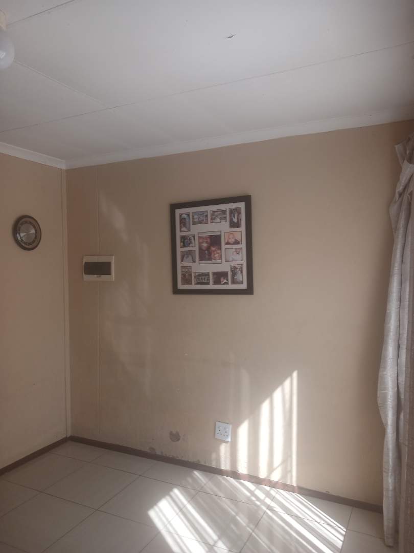 To Let 2 Bedroom Property for Rent in Akasia Gauteng