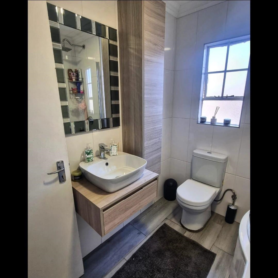 2 Bedroom Property for Sale in Meyersdal Gauteng