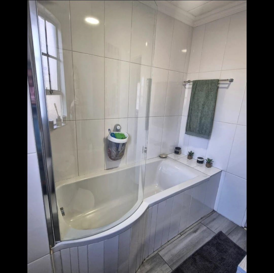 2 Bedroom Property for Sale in Meyersdal Gauteng