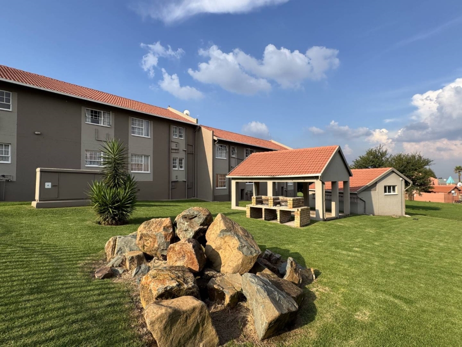 2 Bedroom Property for Sale in Meyersdal Gauteng