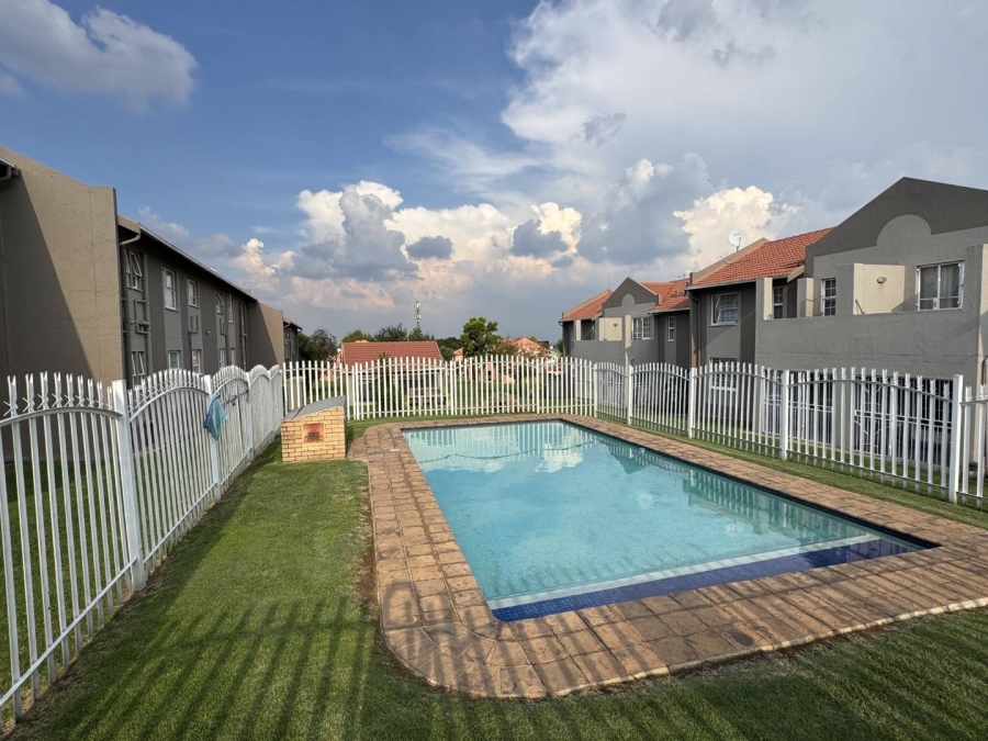 2 Bedroom Property for Sale in Meyersdal Gauteng