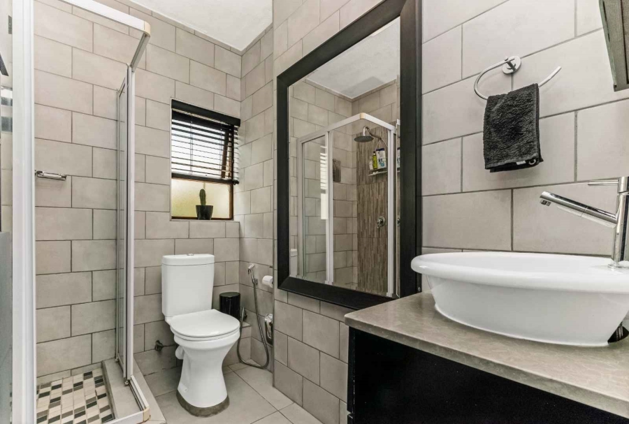 2 Bedroom Property for Sale in Broadacres Gauteng