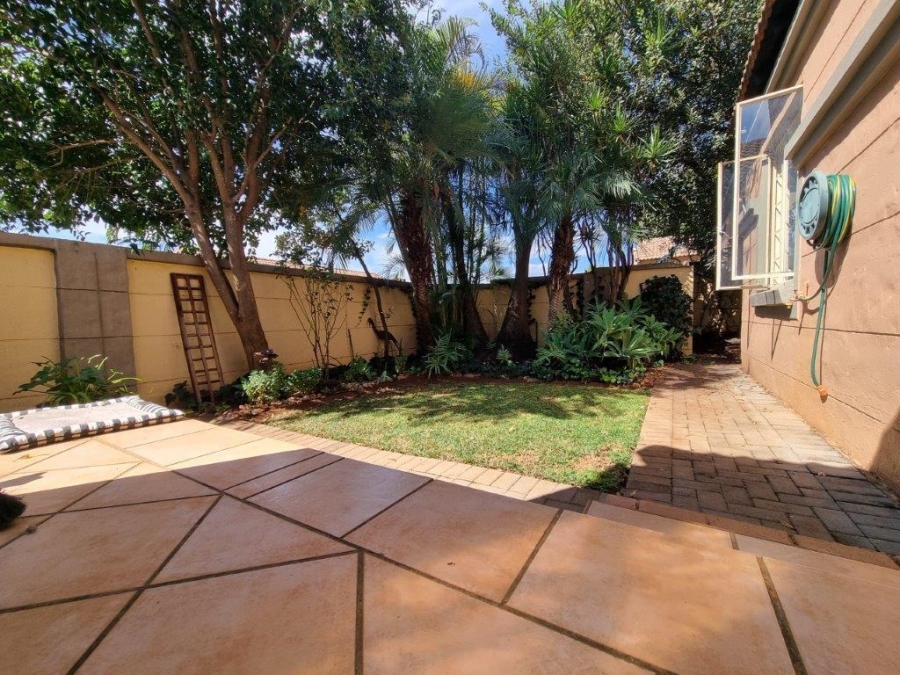 2 Bedroom Property for Sale in Faerie Glen Gauteng