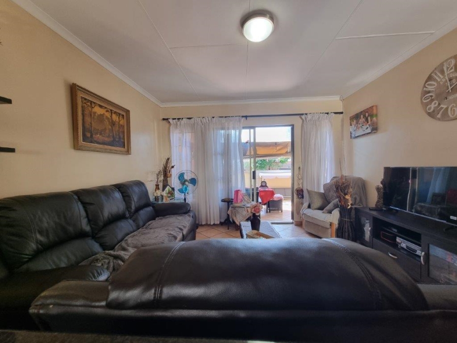2 Bedroom Property for Sale in Faerie Glen Gauteng