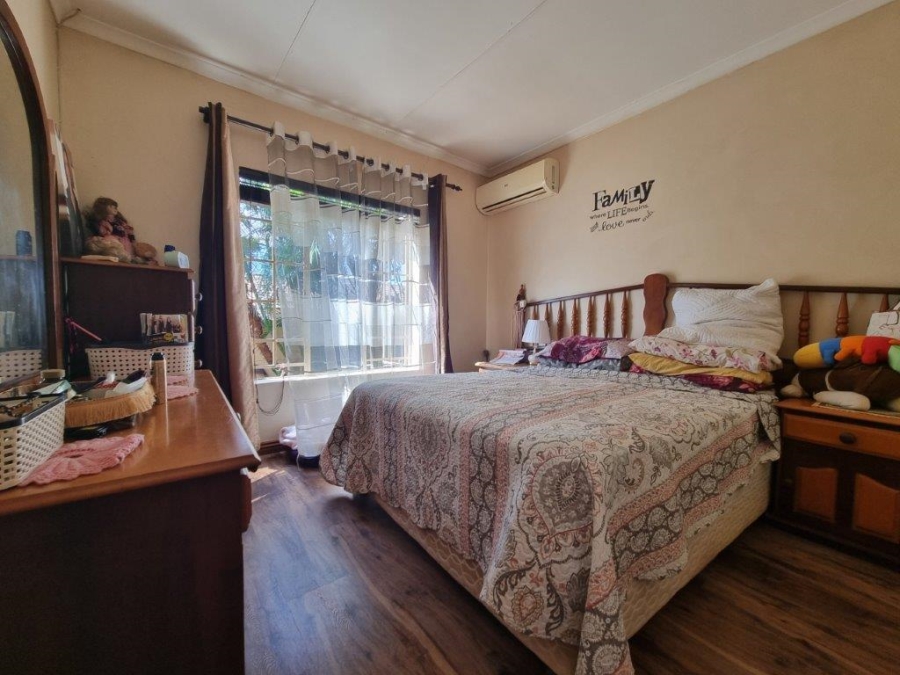 2 Bedroom Property for Sale in Faerie Glen Gauteng