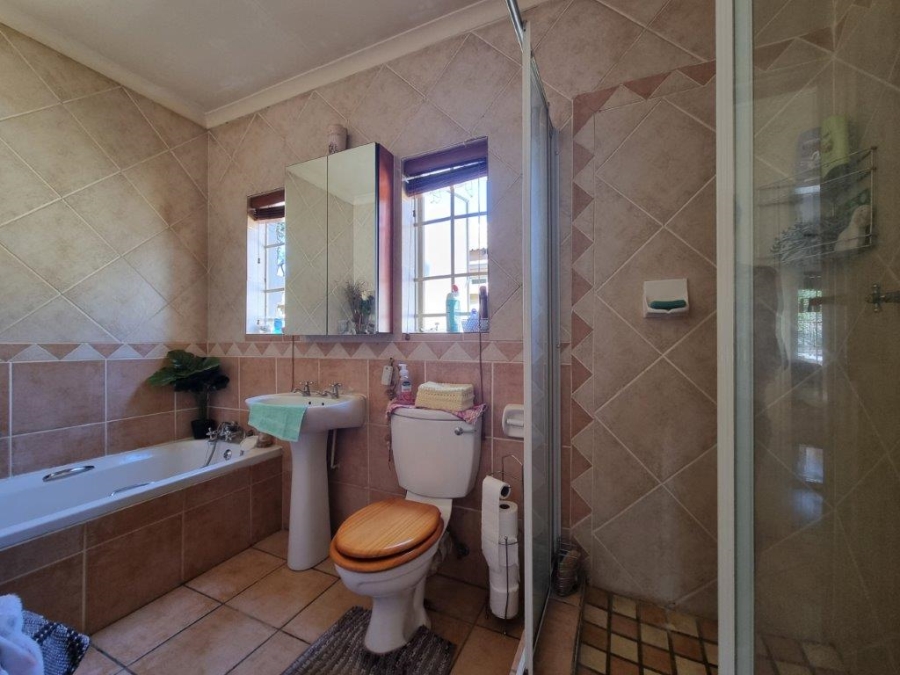 2 Bedroom Property for Sale in Faerie Glen Gauteng