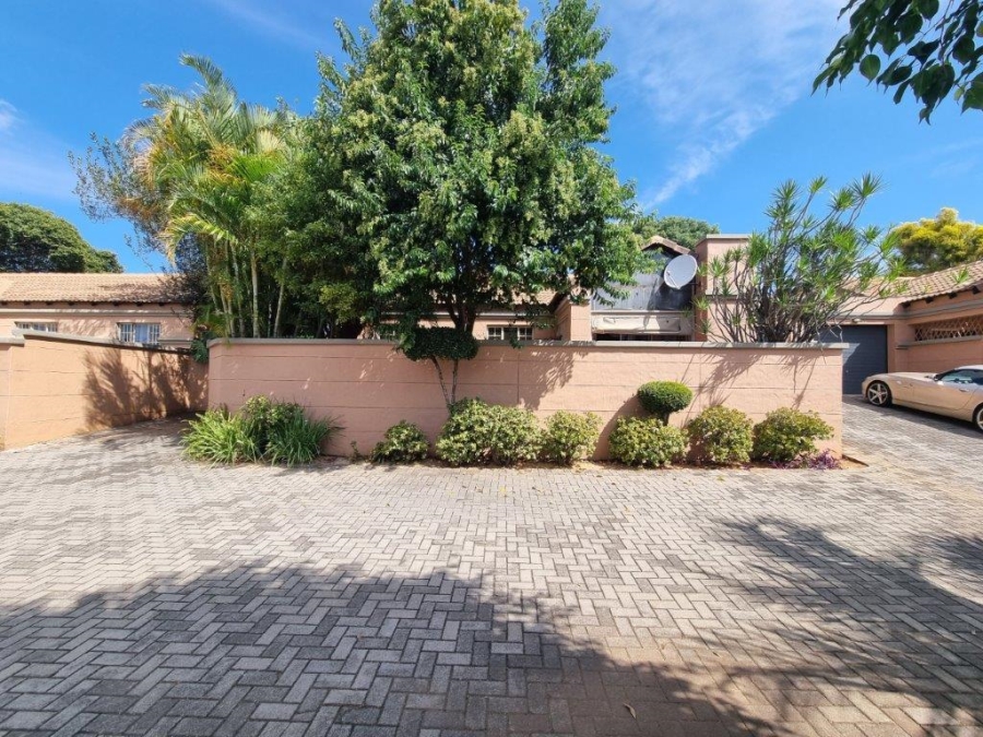 2 Bedroom Property for Sale in Faerie Glen Gauteng