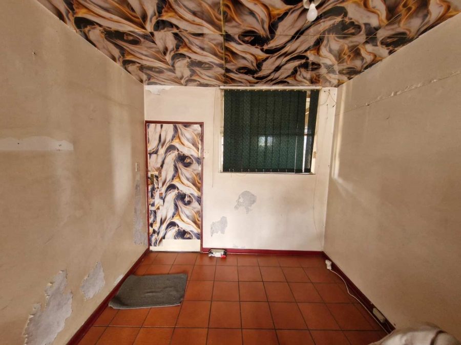 1 Bedroom Property for Sale in Weavind Park Gauteng