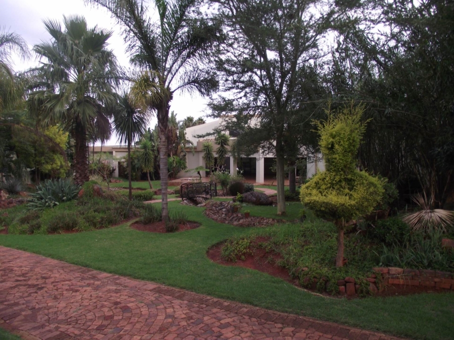 0 Bedroom Property for Sale in Zwavelpoort Gauteng