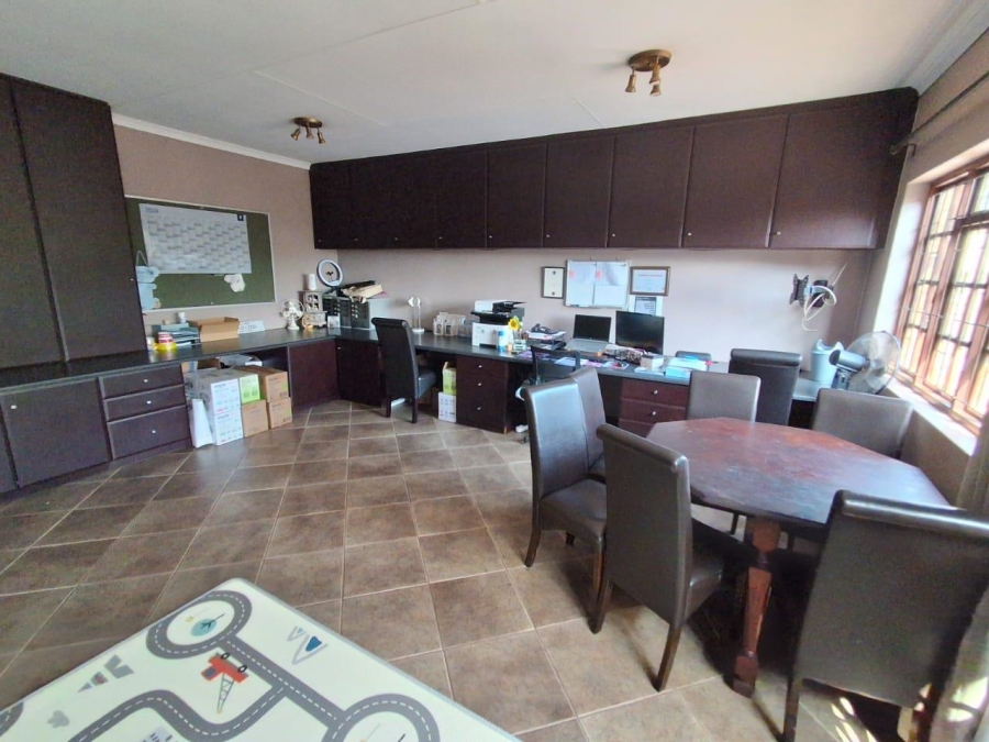 4 Bedroom Property for Sale in The Reeds Gauteng