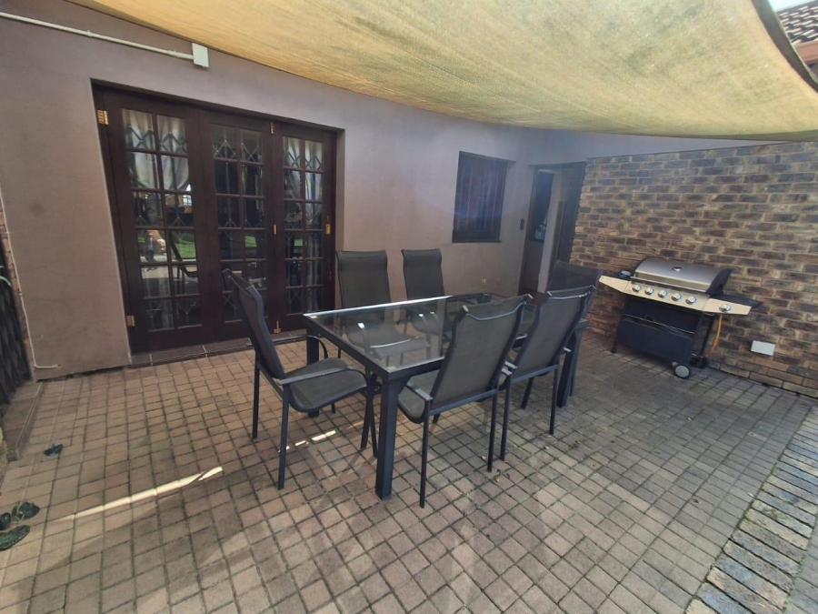 4 Bedroom Property for Sale in The Reeds Gauteng