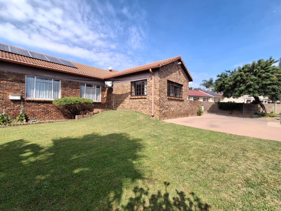 4 Bedroom Property for Sale in The Reeds Gauteng