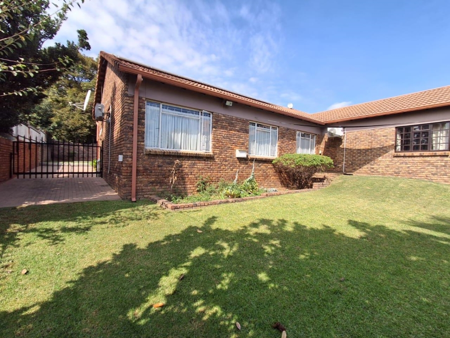 4 Bedroom Property for Sale in The Reeds Gauteng