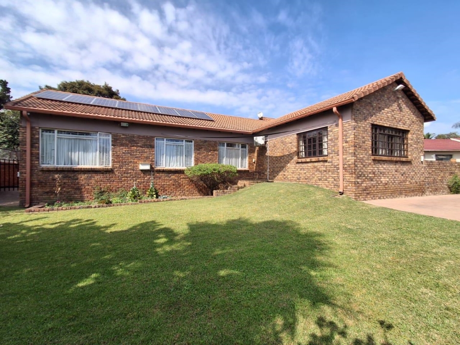 4 Bedroom Property for Sale in The Reeds Gauteng