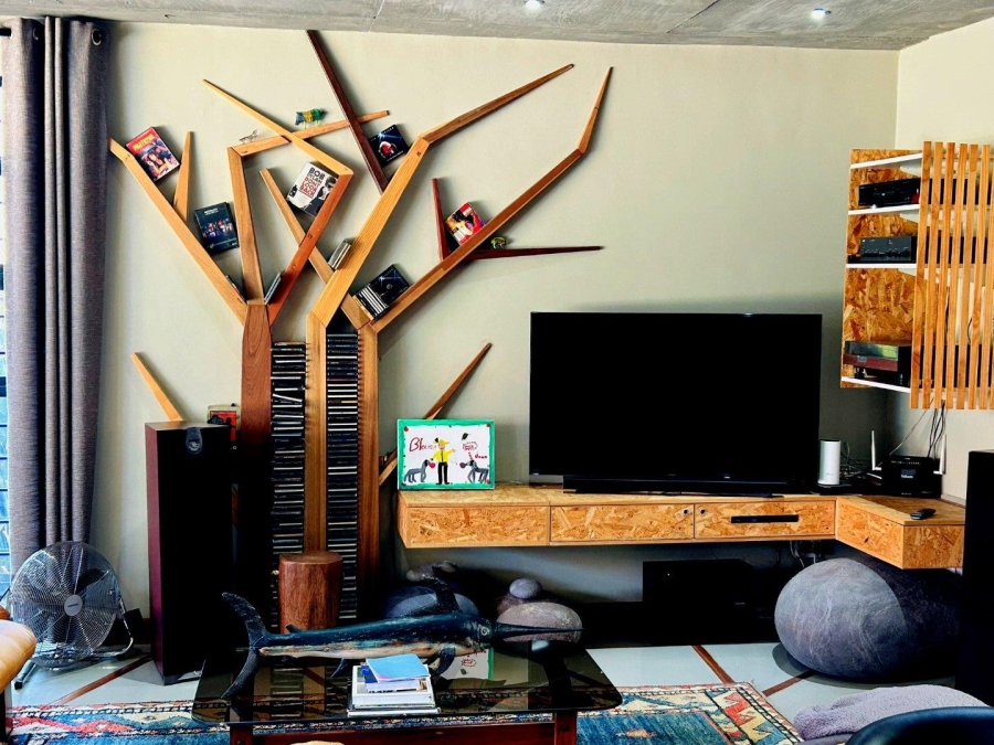 4 Bedroom Property for Sale in Baileys Muckleneuk Gauteng