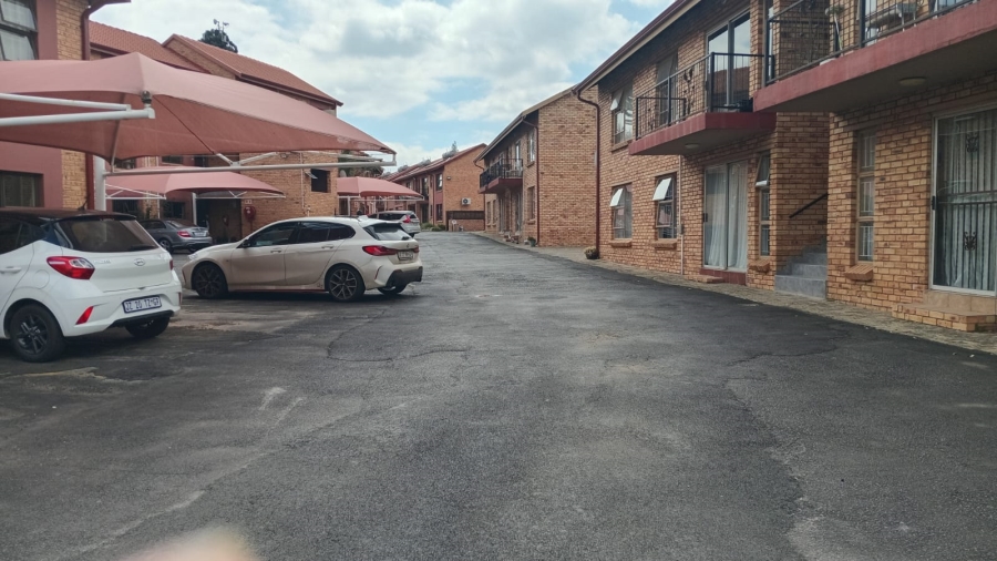 2 Bedroom Property for Sale in Brackendowns Gauteng