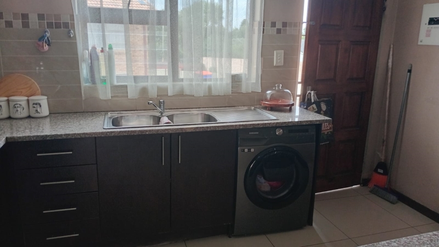 2 Bedroom Property for Sale in Brackendowns Gauteng