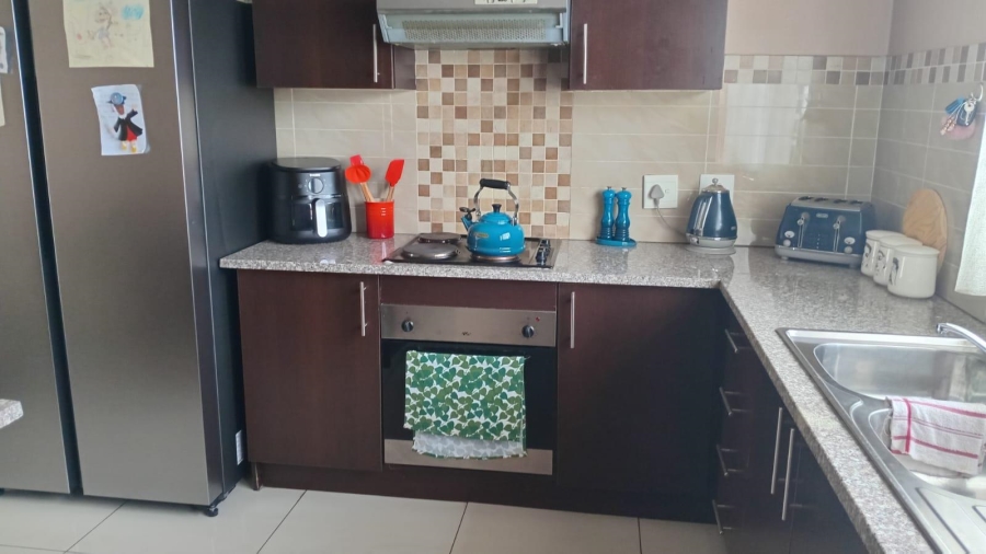 2 Bedroom Property for Sale in Brackendowns Gauteng