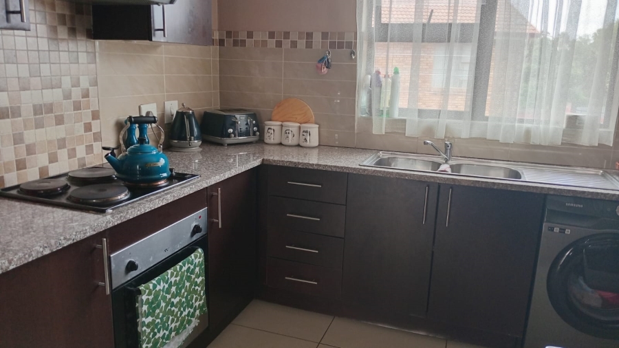 2 Bedroom Property for Sale in Brackendowns Gauteng