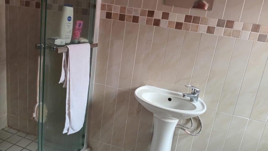 2 Bedroom Property for Sale in Brackendowns Gauteng