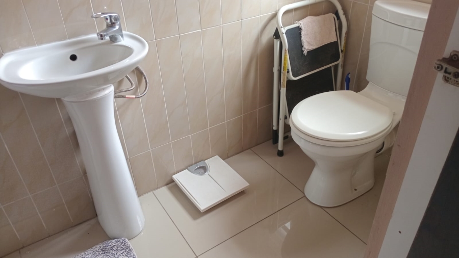 2 Bedroom Property for Sale in Brackendowns Gauteng