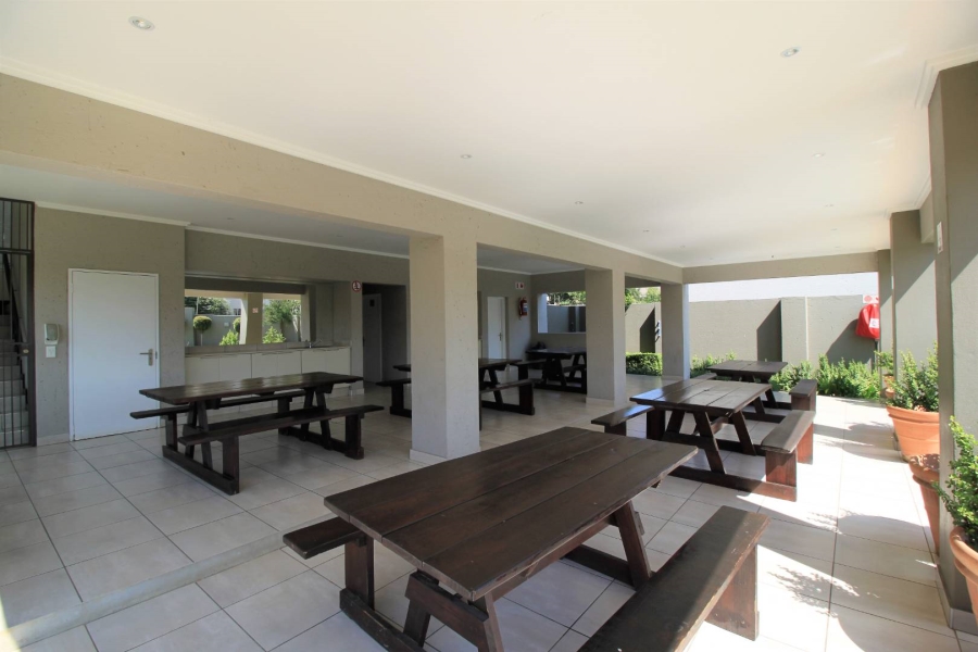 To Let 1 Bedroom Property for Rent in Fourways Gauteng