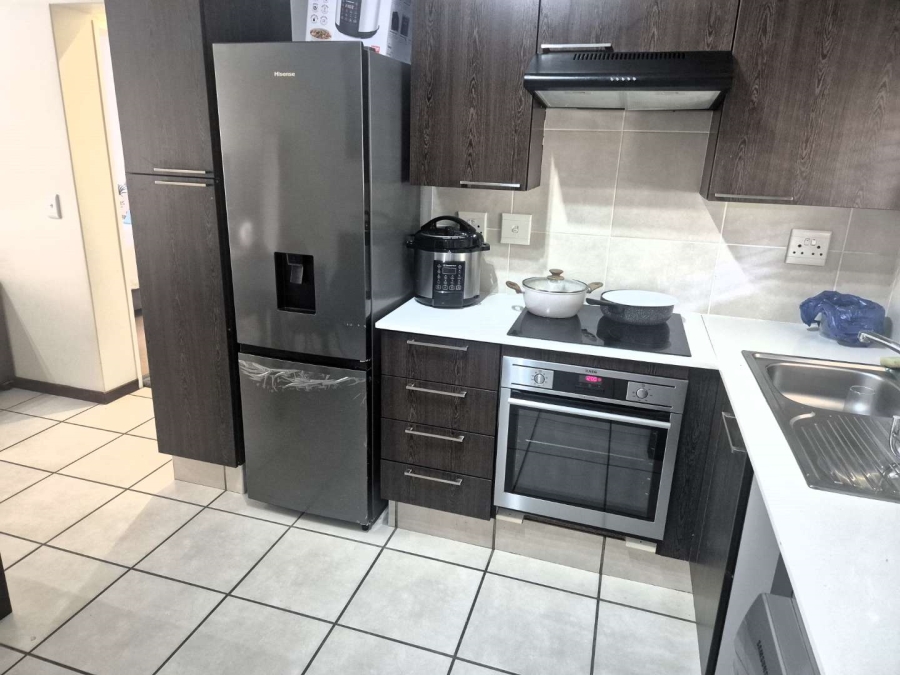To Let 1 Bedroom Property for Rent in Lonehill Gauteng