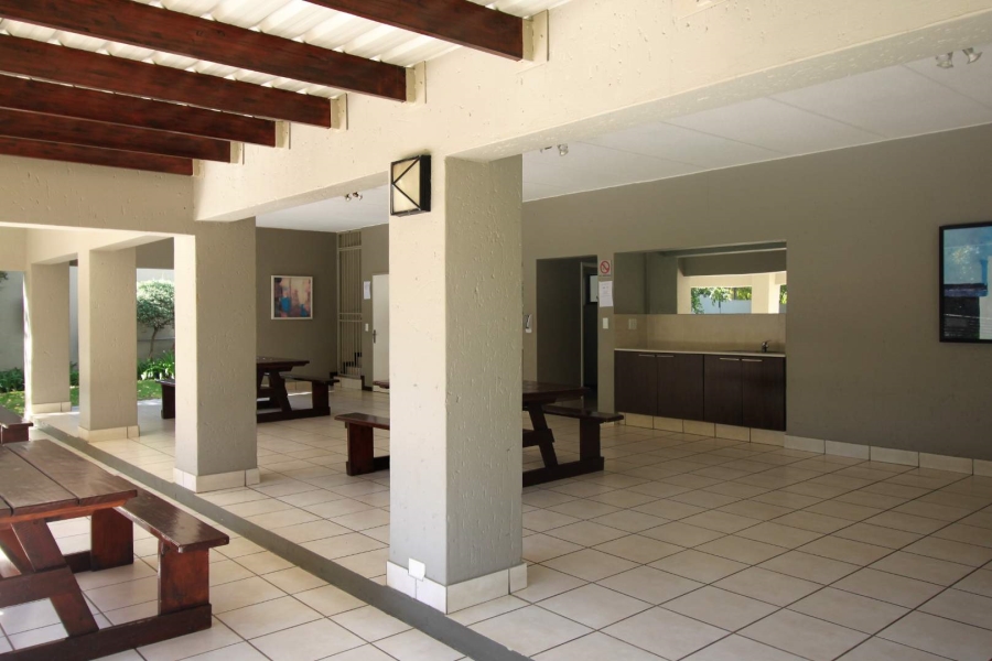 To Let 1 Bedroom Property for Rent in Lonehill Gauteng