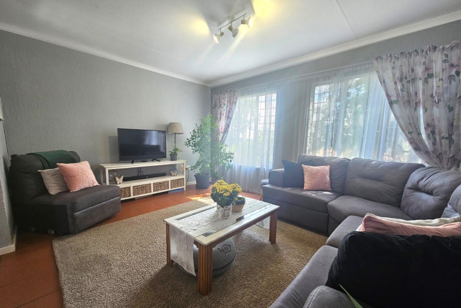 2 Bedroom Property for Sale in Radiokop Gauteng