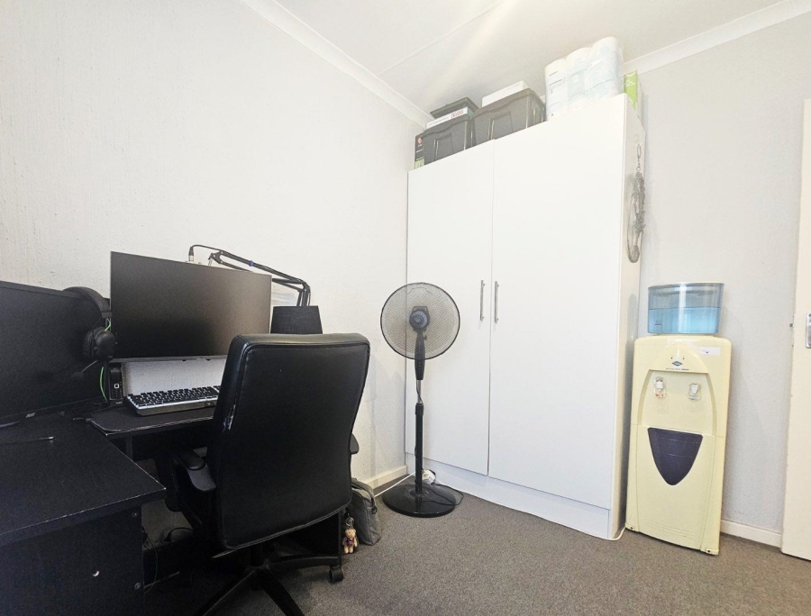 2 Bedroom Property for Sale in Radiokop Gauteng