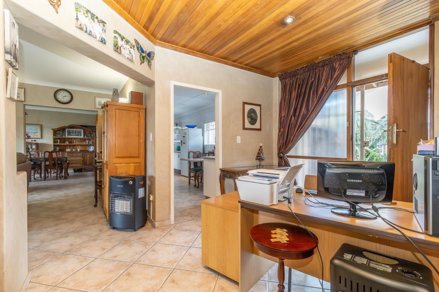 7 Bedroom Property for Sale in Florida Park Gauteng