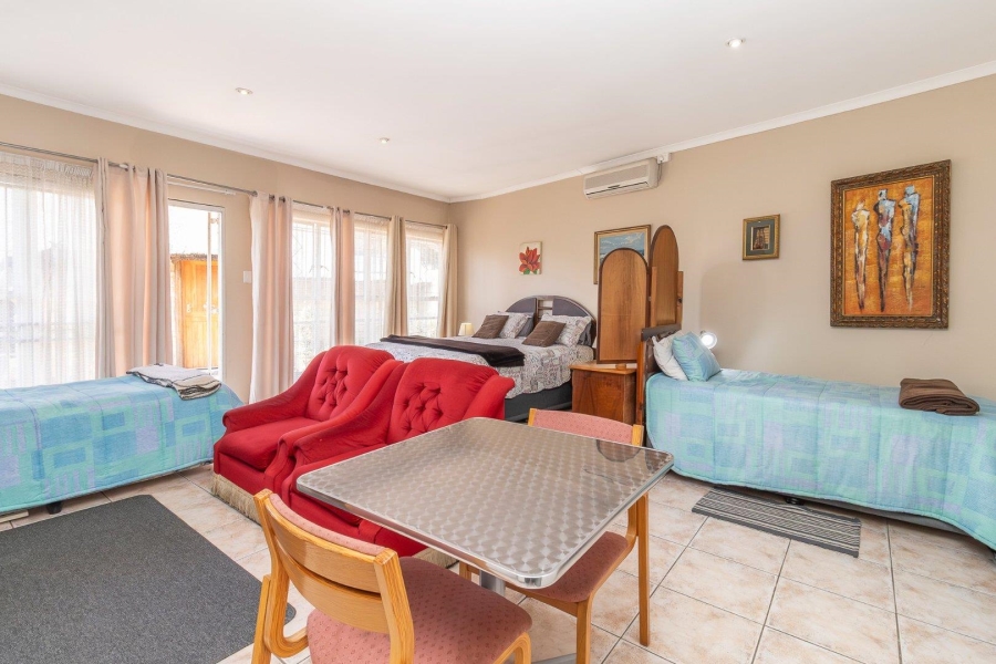 7 Bedroom Property for Sale in Florida Park Gauteng