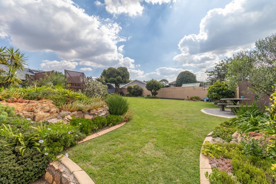 7 Bedroom Property for Sale in Florida Park Gauteng