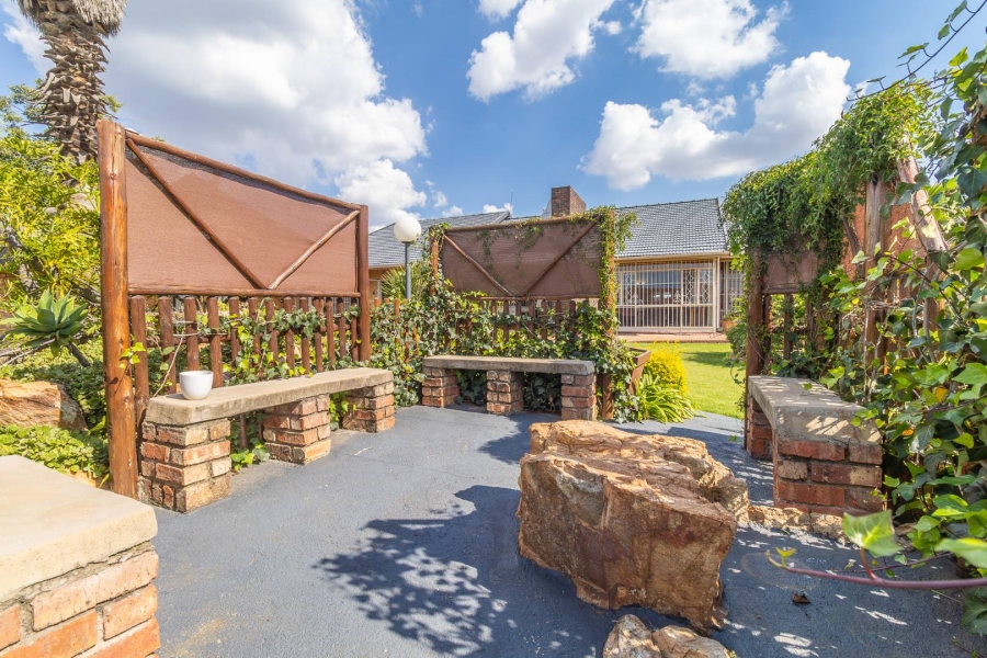7 Bedroom Property for Sale in Florida Park Gauteng