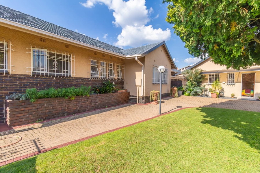 7 Bedroom Property for Sale in Florida Park Gauteng