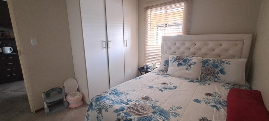 2 Bedroom Property for Sale in Albertsdal Gauteng