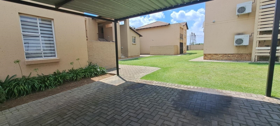 2 Bedroom Property for Sale in Albertsdal Gauteng