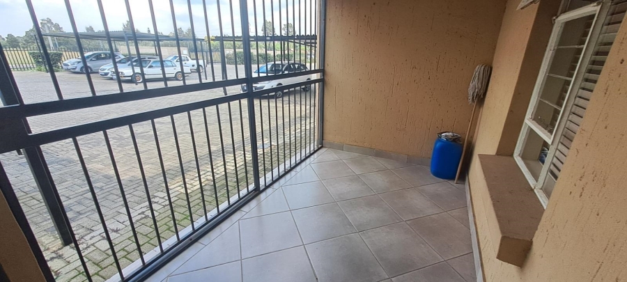 2 Bedroom Property for Sale in Albertsdal Gauteng