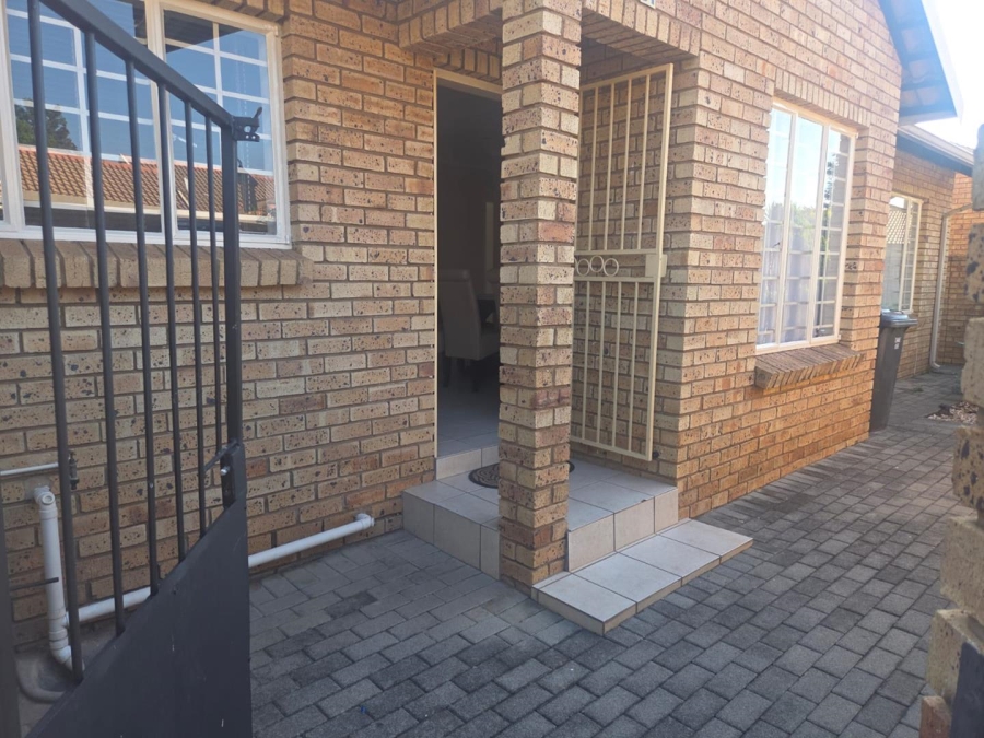3 Bedroom Property for Sale in Annlin Gauteng