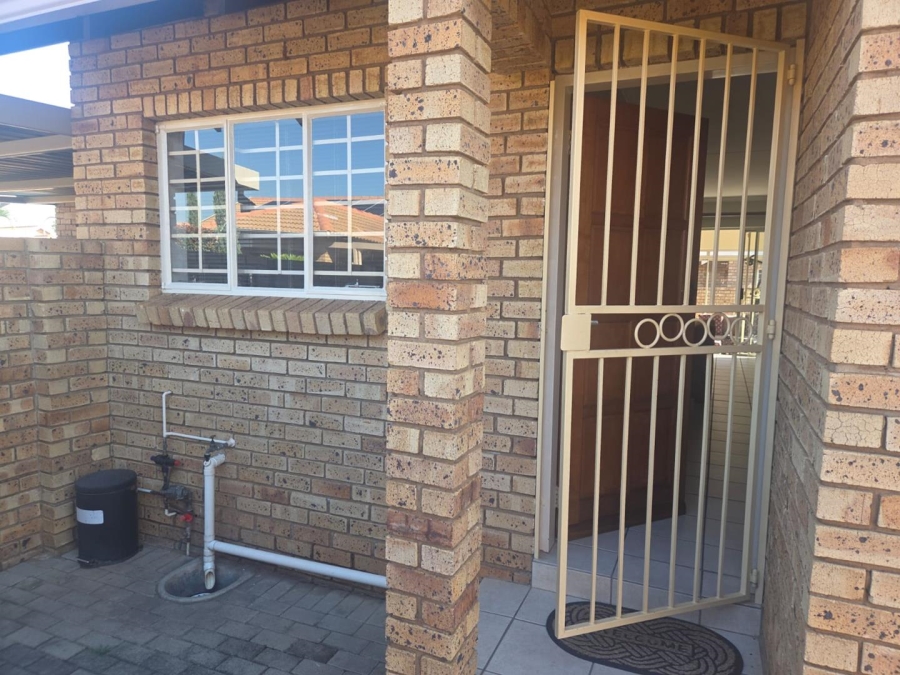 3 Bedroom Property for Sale in Annlin Gauteng