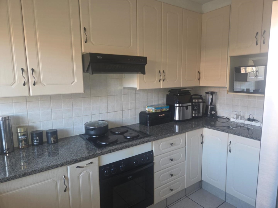 3 Bedroom Property for Sale in Annlin Gauteng