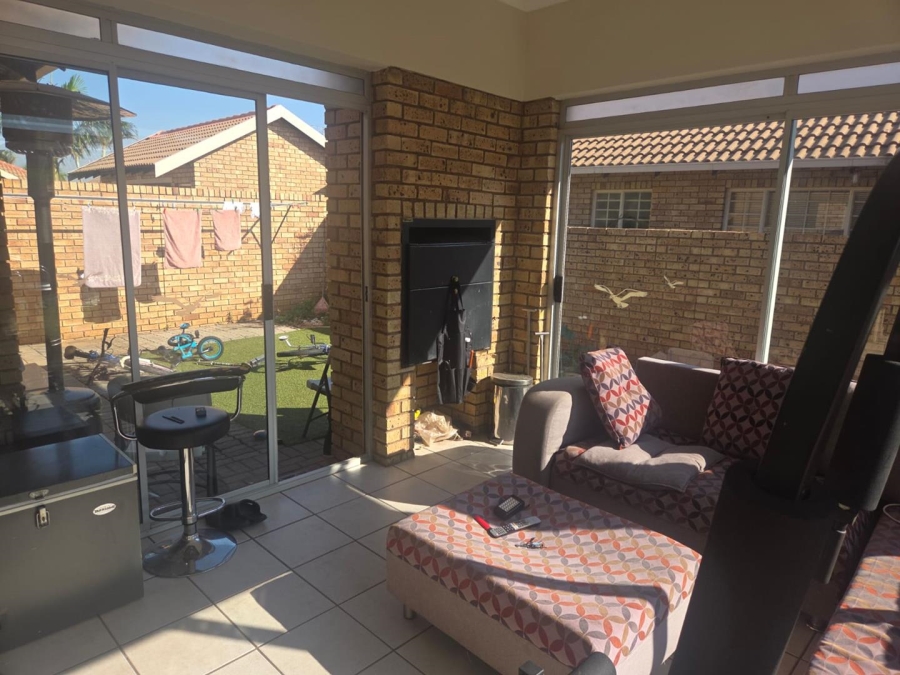 3 Bedroom Property for Sale in Annlin Gauteng