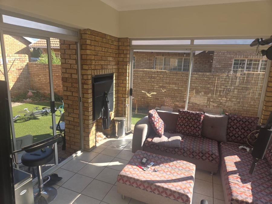 3 Bedroom Property for Sale in Annlin Gauteng