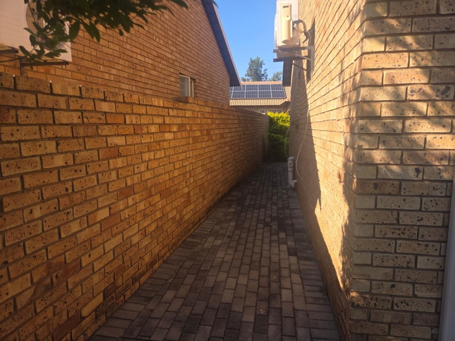 3 Bedroom Property for Sale in Annlin Gauteng
