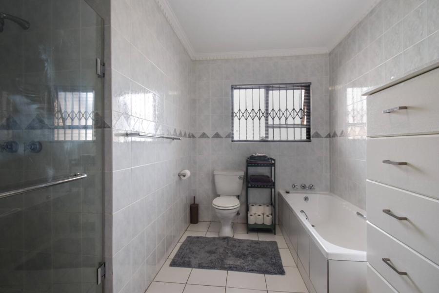 3 Bedroom Property for Sale in Erasmuskloof Gauteng