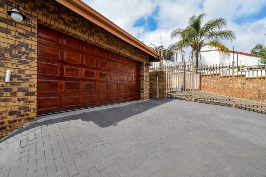 3 Bedroom Property for Sale in Erasmuskloof Gauteng