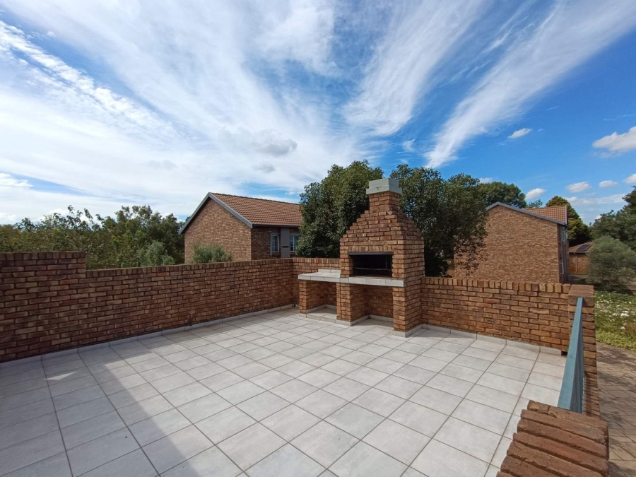 2 Bedroom Property for Sale in Rietvalleirand Gauteng
